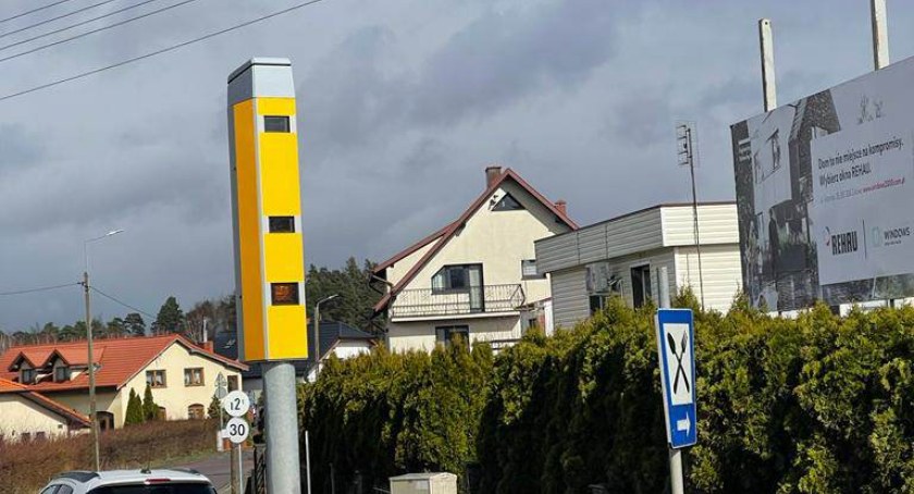 Są tylko takie dwa w całym kraju. Jeden w Egiertowie. Łapią 32 auta na raz!
