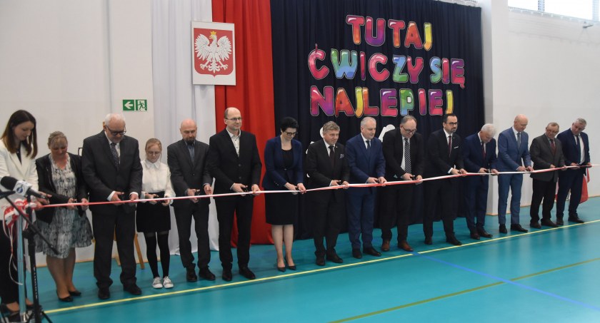 Historyczny dzień w gm. Stężyca. Dwie hale sportowe uroczyście oddane do użytku