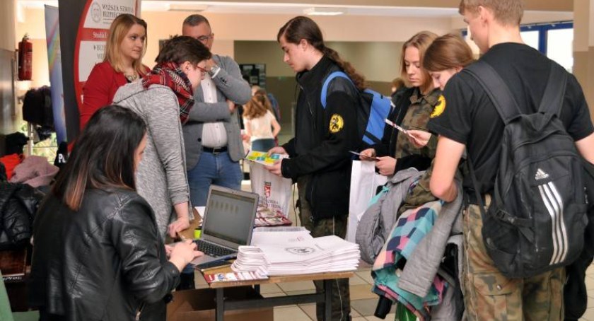 Kartuzy. Targi 