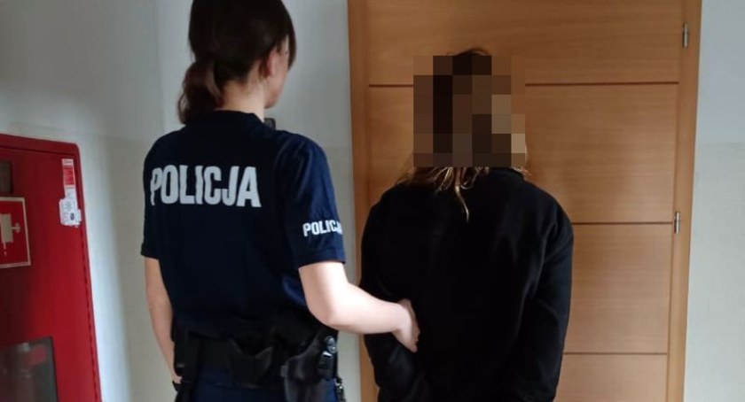 Pijana 35-latka wjechała w ogrodzenie - policjantom zaproponowała łapówkę
