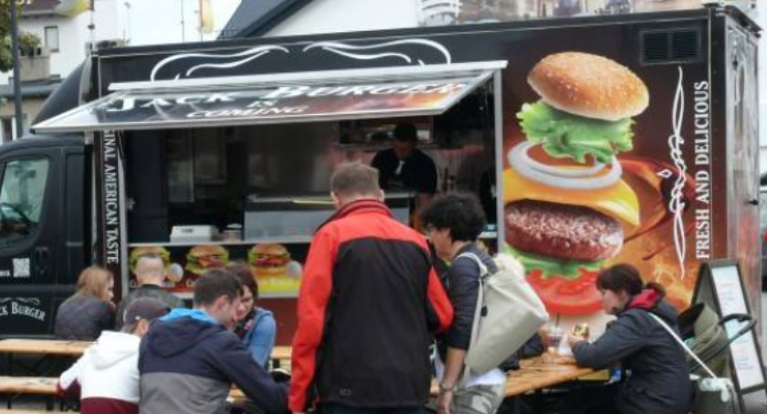 Festiwal Food Trucków w Sierakowicach