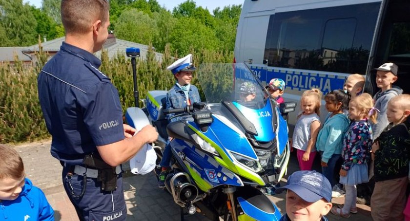 „Dzień otwarty” w Komendzie Powiatowej Policji w Kartuzach z okazji Dnia Dziecka
