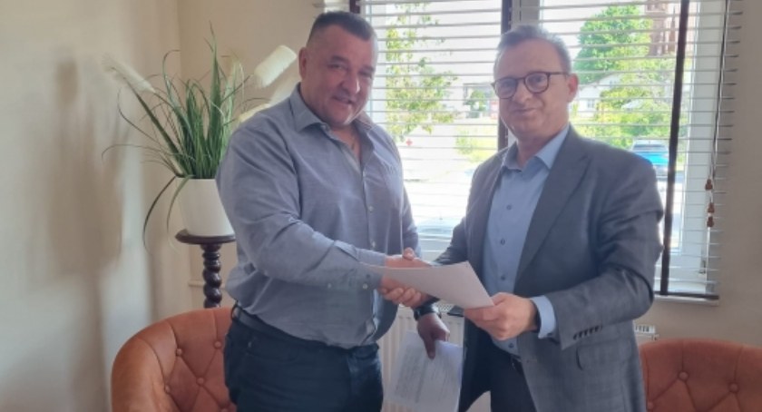 Umowy na przebudowę dróg w Czeczewie i Smołdzinie podpisane