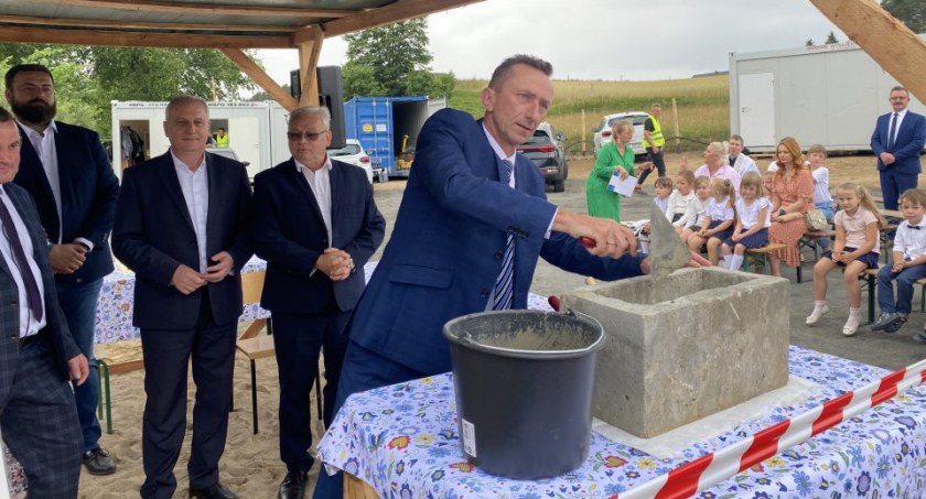 Goręczyno. Wmurowano kamień pod budowę przedszkola