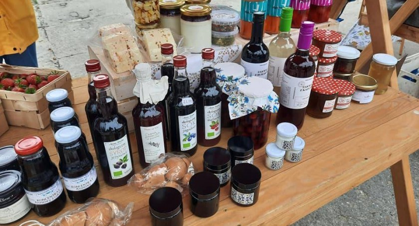 Chmielno. Czwartkowe targowiska z rękodziełem i produktami regionalnymi