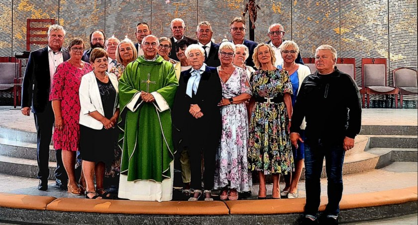Sierakowice. Spotkali się 50 lat po ukończeniu podstawówki
