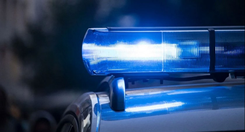 Przekroczył prędkość. Był też pijany i obowiązywał go zakaz