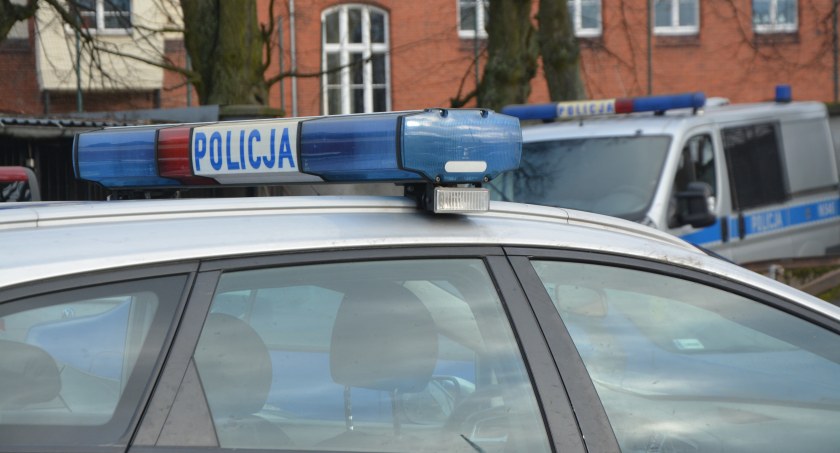 Poszkodowany w kolizji był pod wpływem alkoholu, nie miał uprawnień i był poszukiwany