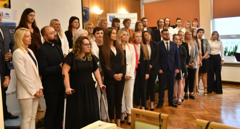 Kartuzy. Nauczyciele odebrali awanse, dyrektorzy decyzje o powierzeniu funkcji
