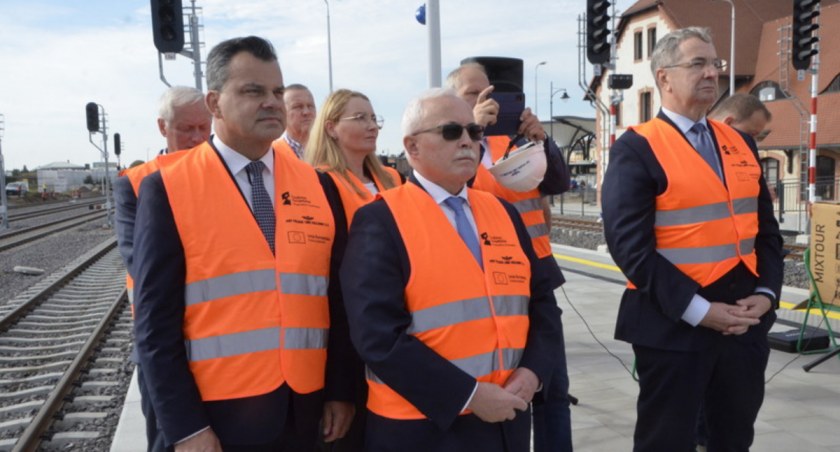 Modernizacja stacji Kartuzy idzie pełną parą. Konstrukcje dwóch peronów już gotowe