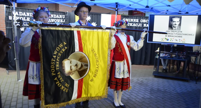 Szkoła w Mirachowie ma patrona i sztandar