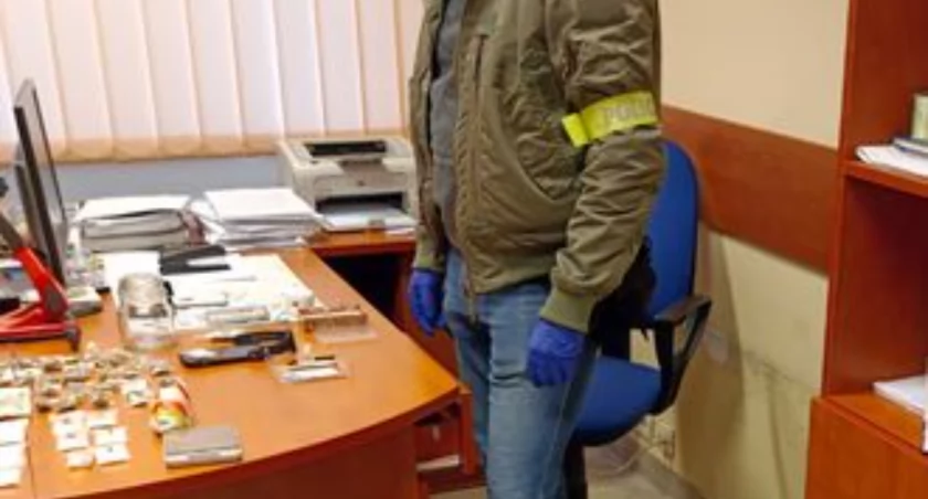 Trzy miesiące aresztu dla 23-latka za posiadanie znacznej ilości narkotyków