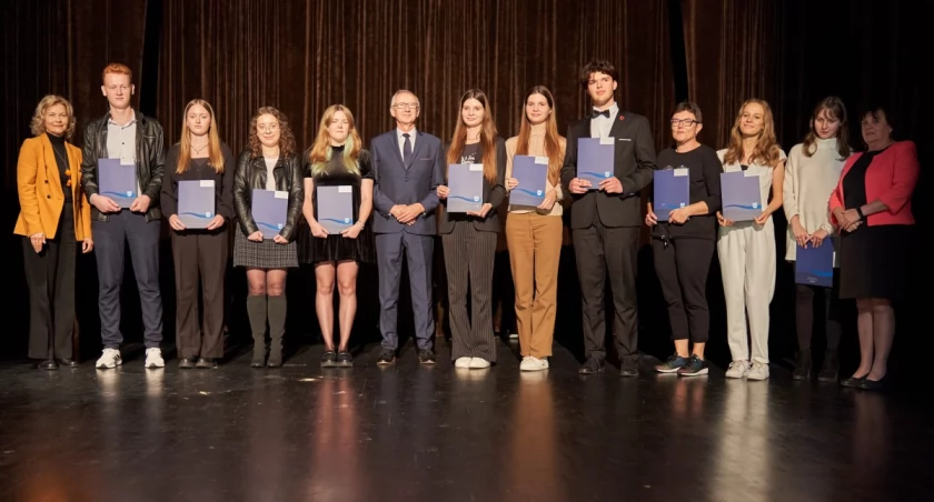 Stypendia Starosty Kartuskiego w rękach laureatów