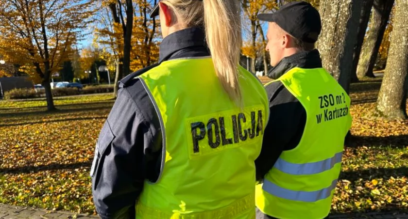 Uczniowie klas policyjnych pomagali mundurowym podczas akcji Znicz
