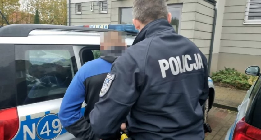 Kradli olej napędowy ze stacji paliw - 43-latek i 21-latek w rękach policji
