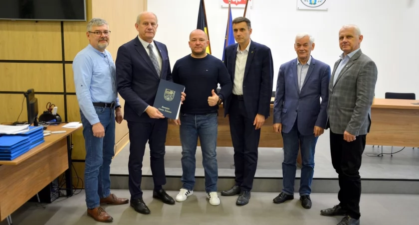 Umowy na inwestycje w Baninie i Leźnie podpisane