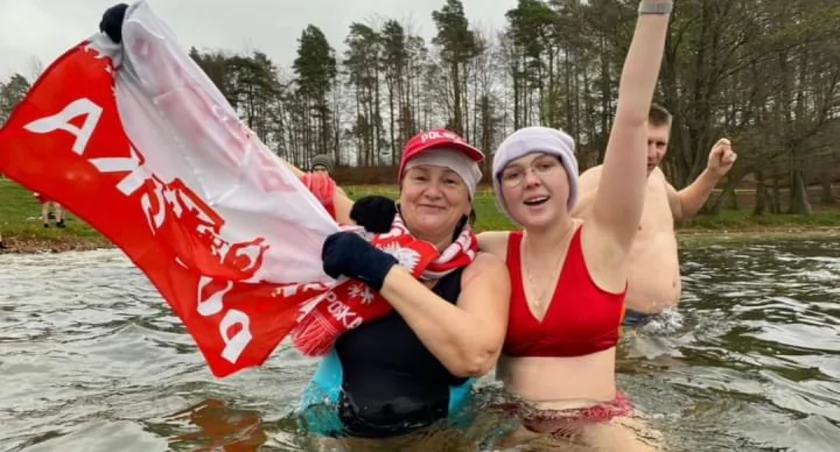 Morsowanie z okazji 105. rocznicy odzyskania przez Polskę Niepodległości
