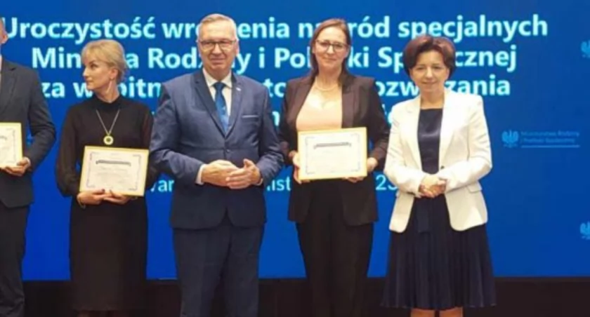 Barbara Kolka z GOPSu w Somoninie z nagrodą ministra rodziny i polityki społecznej