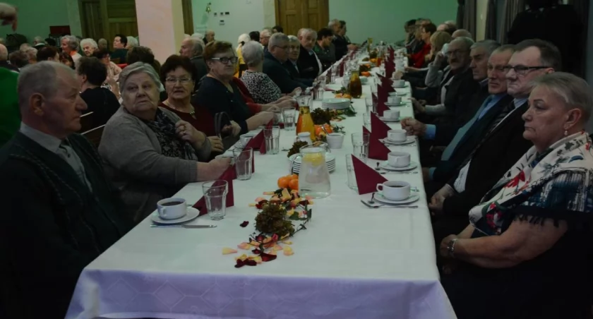 Gmina Stężyca zaprasza na świąteczne spotkania seniorów. Sprawdź harmonogram!