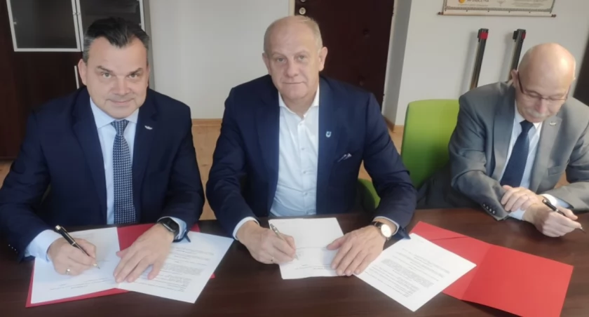 Przy przystanku w Otominie powstaną miejsca parkingowe