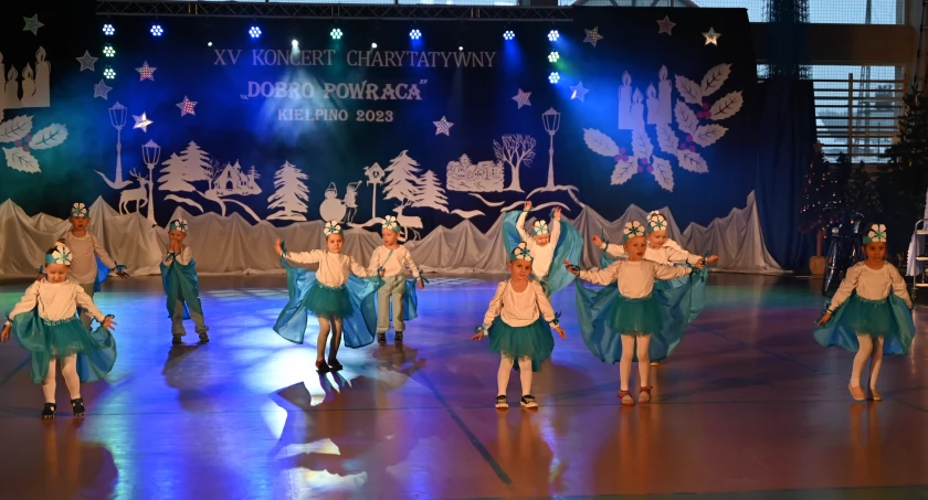Dobro powraca - charytatywny koncert w szkole w Kiełpinie