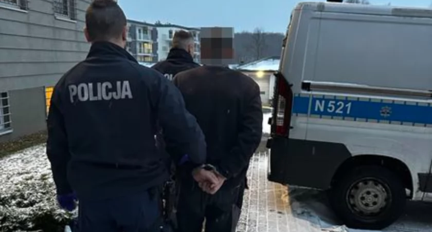 Nie zatrzymał się do kontroli, bo pił alkohol i miał sądowy zakaz