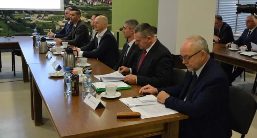 W kwietniu wybory samorządowe - zmiany w powiecie i w Sierakowicach