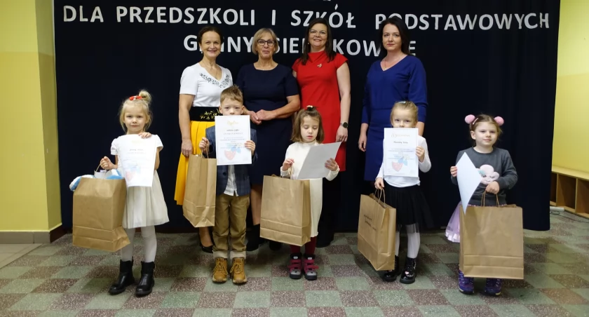 Gminny konkurs bożonarodzeniowych aniołów w Łyśniewie