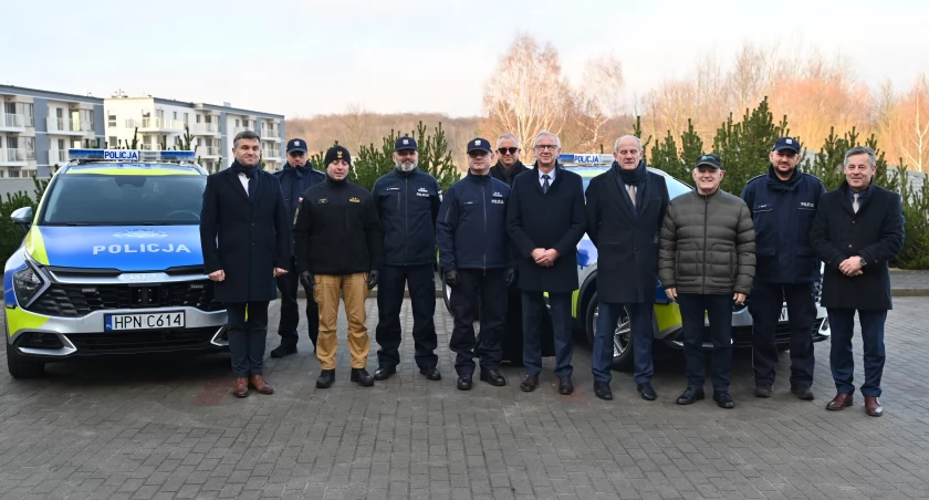 Dwa nowe radiowozy dla kartuskich policjantów