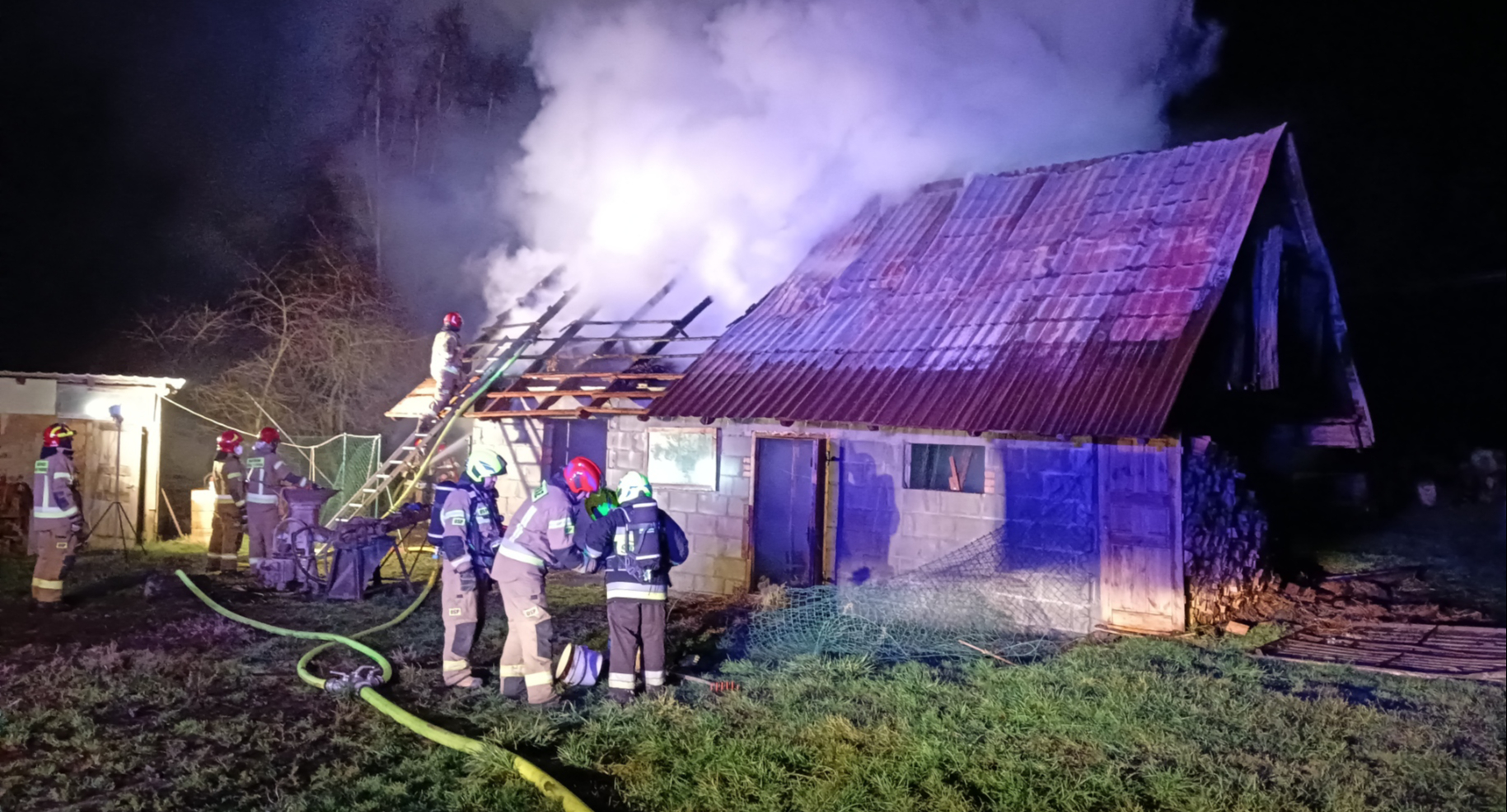 Hopowo. Pożar budynku gospodarczego w sylwestrową noc