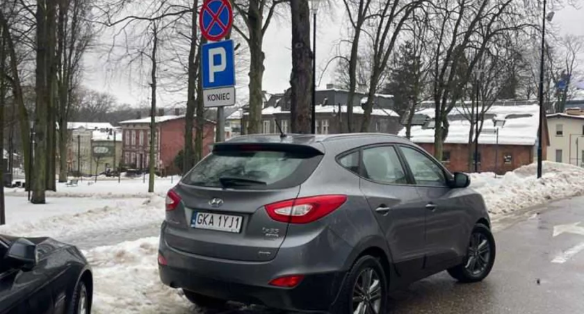 Kartuzy. Burmistrz mistrzem parkowania?