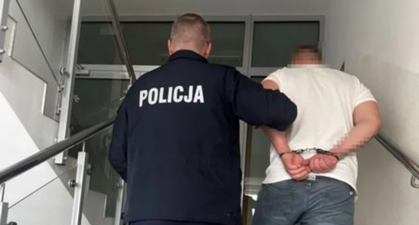 Był poszukiwany listem gończym - wpadł, bo kierował pojazdem po alkoholu i na zakazie