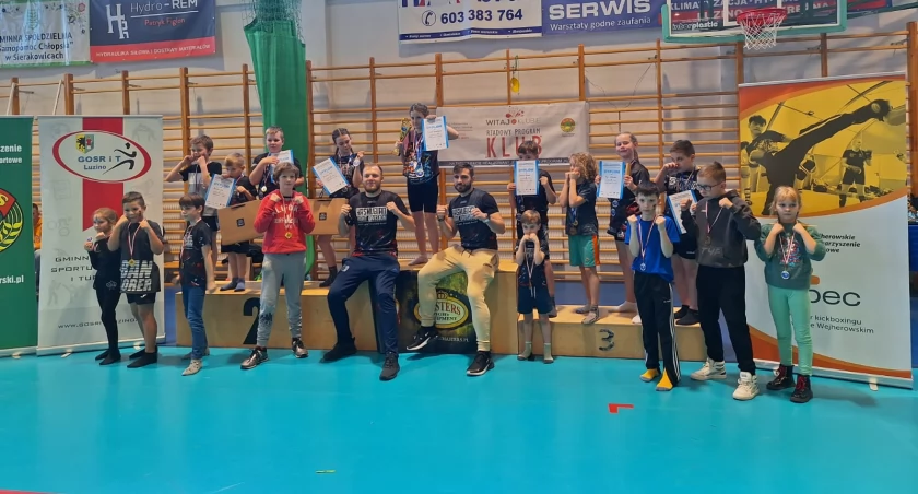 Worek medali młodzieżówki Rebelii na Kaszub Cup Kickboxing