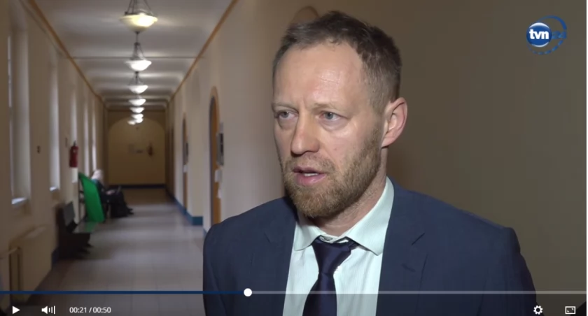 Gm. Stężyca pozwała nauczyciela, bo ten stanął w obronie uczniów akademii piłkarskiej