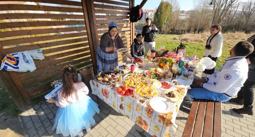 Kartuzy. Zakrapiane urodziny w wiacie grillowej. Czytelnik: 