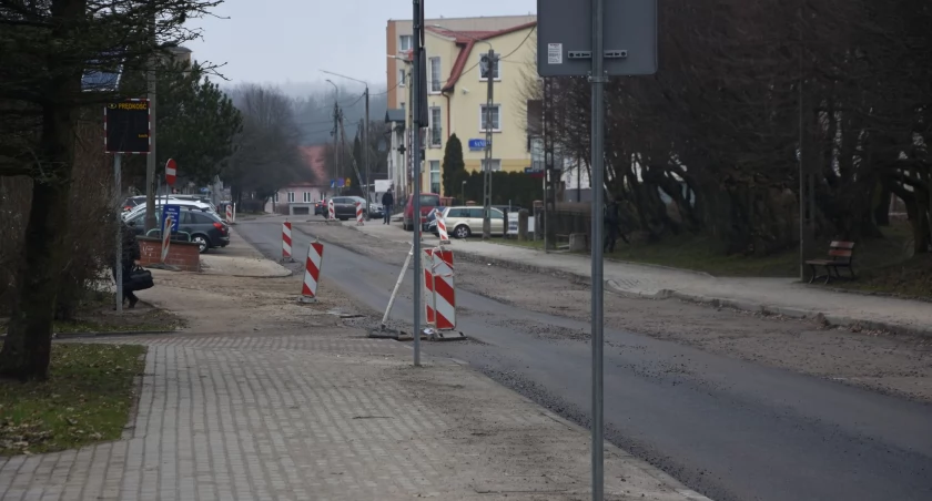 Kartuzy. Połowa ul. Ceynowy wyasfaltowana. Co z resztą? Mieszkańcy oburzeni