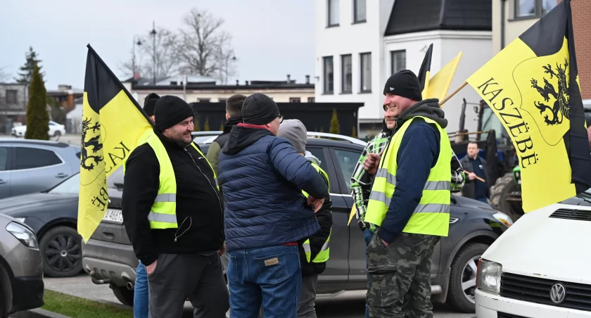 Przodkowo. Rozpoczął się protest rolników - utrudnienia w ruchu