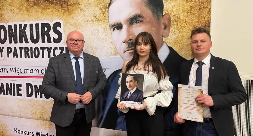 Sierakowice. Paulina Myszk laureatką ogólnopolskiego konkursu wiedzy o Romanie Dmowskim