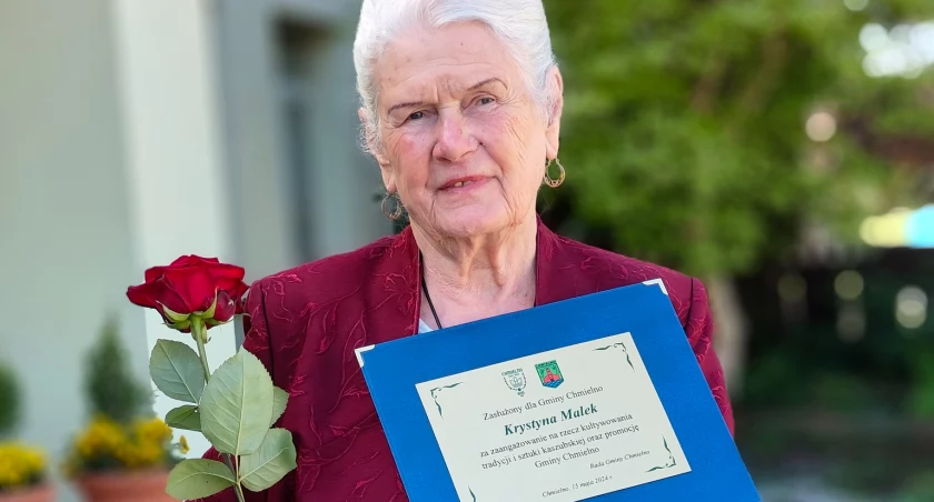 Krystyna Malek z tytułem Zasłużony dla Gminy Chmielno 