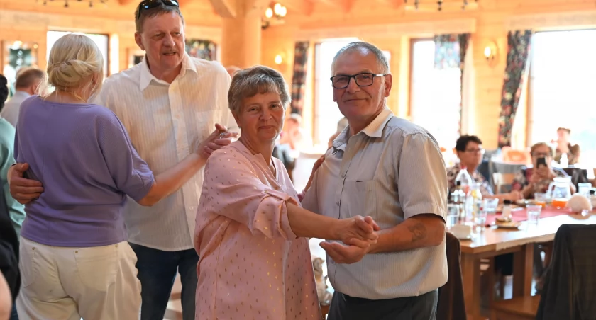 Taneczne powitanie lata kartuskich seniorów