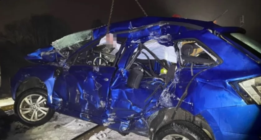 Śledztwo w sprawie zabójstwa 31-latki trwa. Policja szuka pasażerów pociągu, który zderzył się z jej samochodem