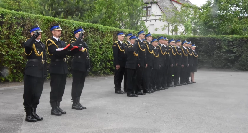 Strażacy powiatu kartuskiego zostali uhonorowani za służbę 