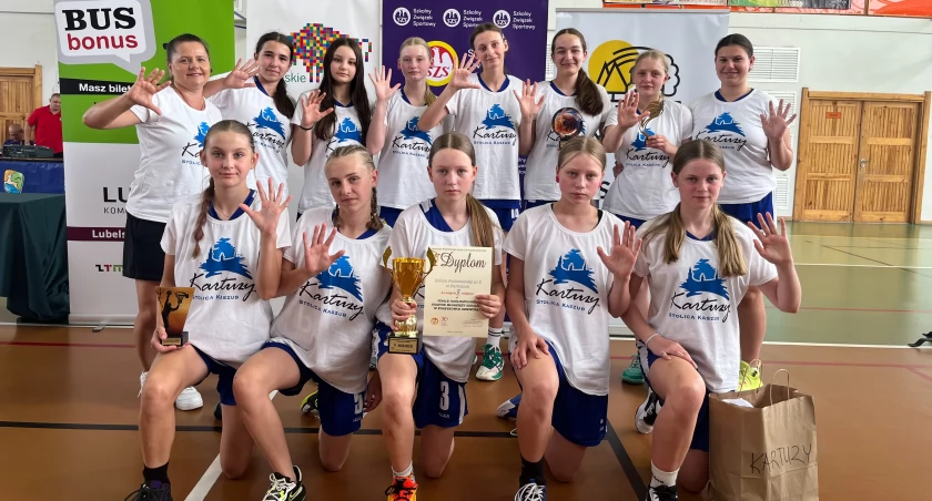 Kartuskie koszykarki z SP nr 5 w Kartuzach uzyskały piąte miejsce w finale Krajowych Igrzysk Młodzieży Szkolnej