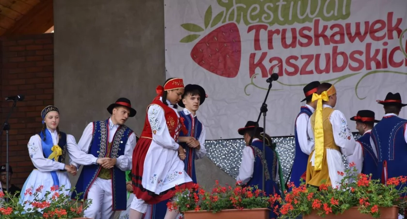 Chmielno. VIII Festiwal Truskawek Kaszubskich
