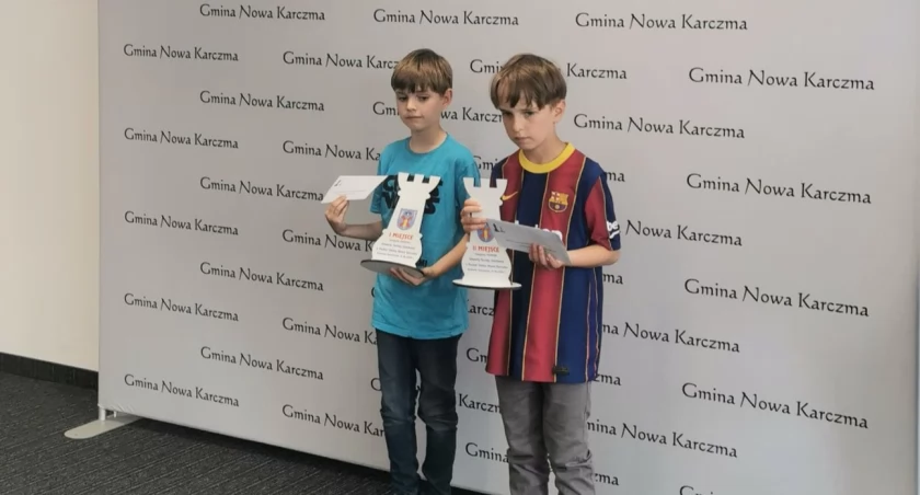 Kornel Kryszewski i Michał Zielonka zdobyli pierwsze miejsca na Otwartym Turnieju Szachowym