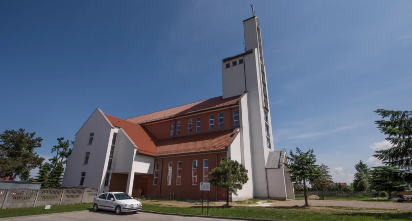 Powiat Kartuski przeznaczył 50 000 zł na zielone tereny kościelne parafii w Chwaszczynie