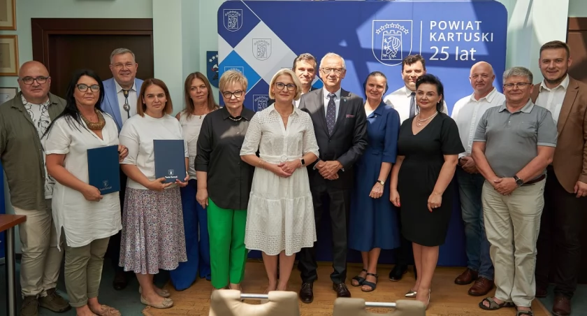 Starostwo podpisało umowy na ponad 1,4 mln zł z PFRON na wsparcie osób z niepełnosprawnościami