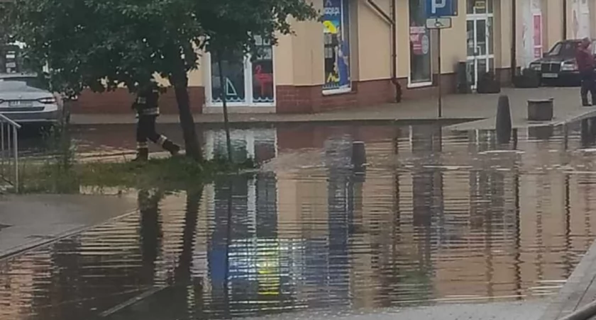 Skutki ulew i silnych wiatrów w powiecie kartuskim: Strażacy interweniowali aż 69 razy