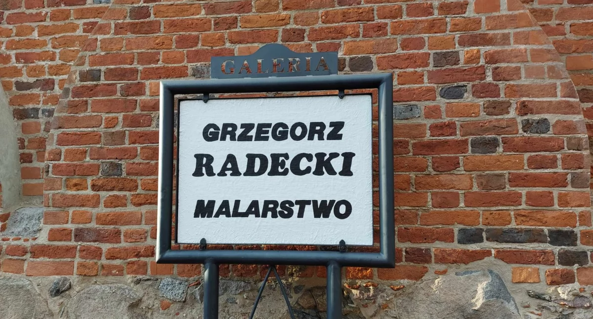 Wernisaż Grzegorza Radeckiego w kartuskim Refektarzu