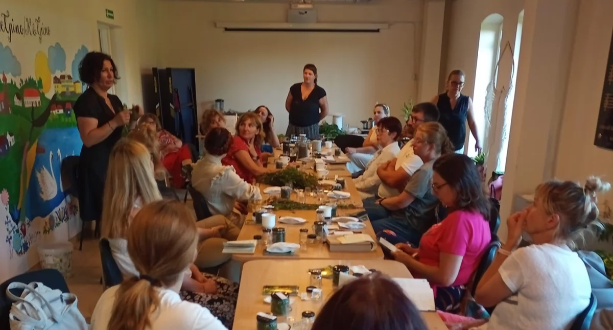 Warsztaty z przechowywania i konserwowania roślin w kartuskiej bibliotece